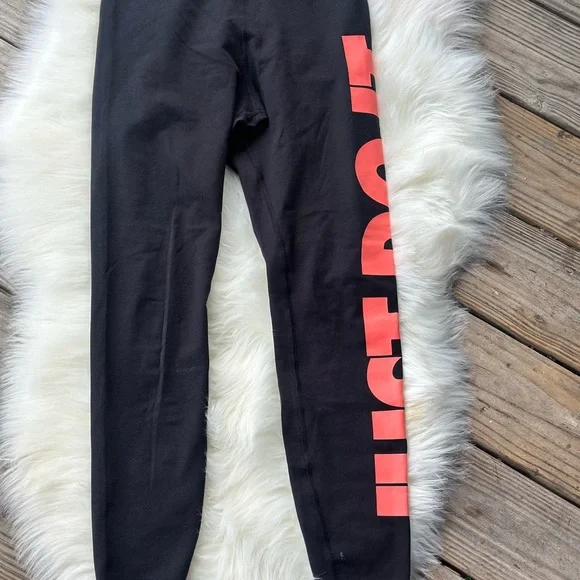 Nike Leggings - Picture 3 of 6